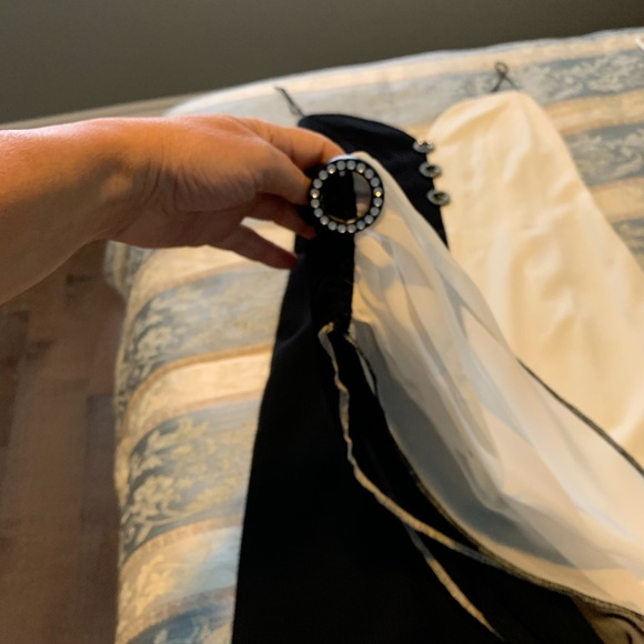 Beautiful long dress - Picture 2 of 6